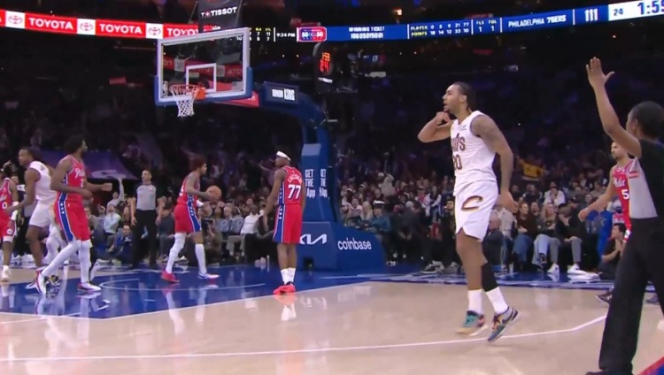 开云体育-拳王出击！泰森三分球再中反超76人 个人已经39分